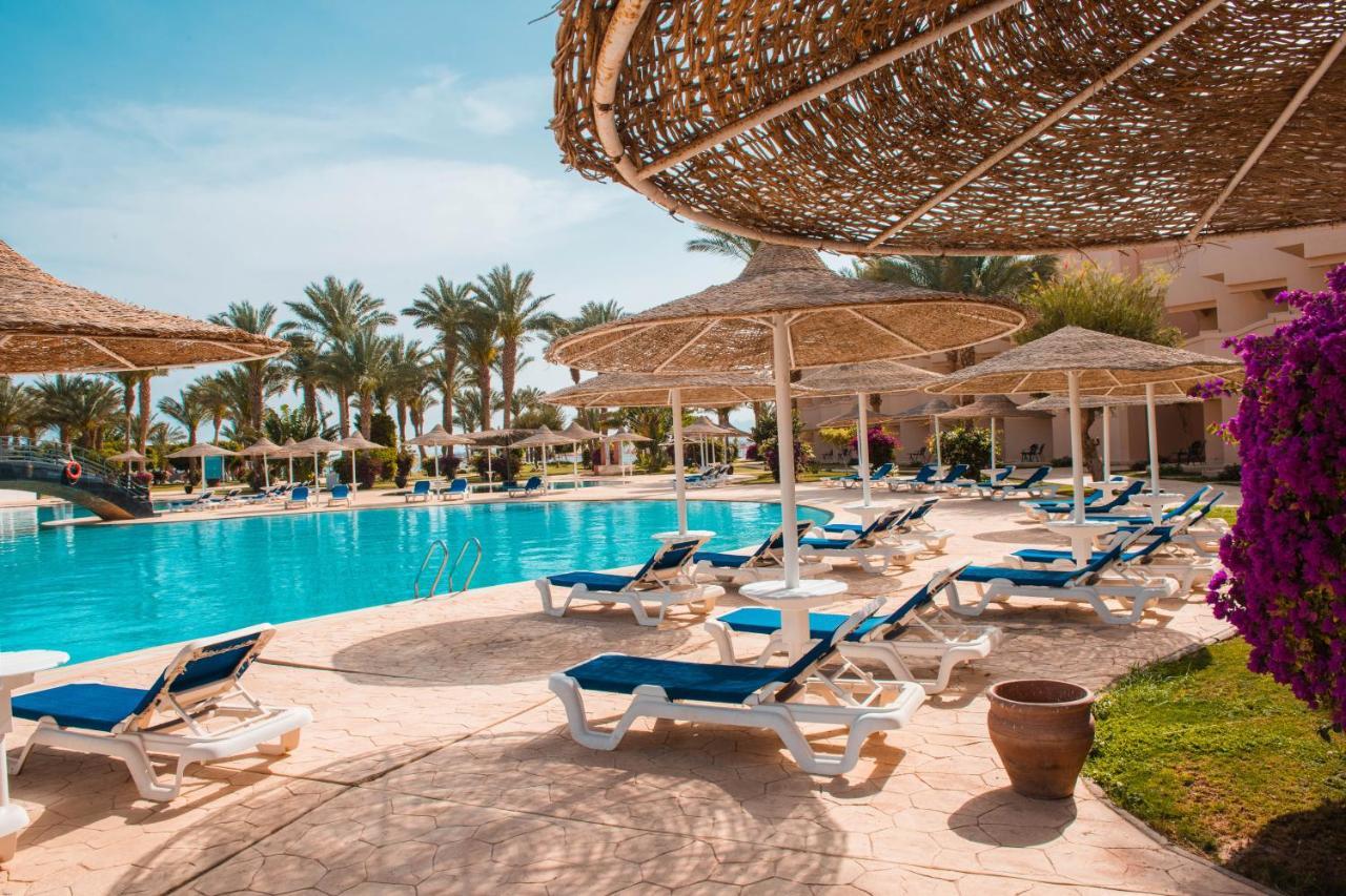 Pyramisa Beach Resort Sahl Hasheesh Hurghada Exterior photo Pool at the Hilton Luxor