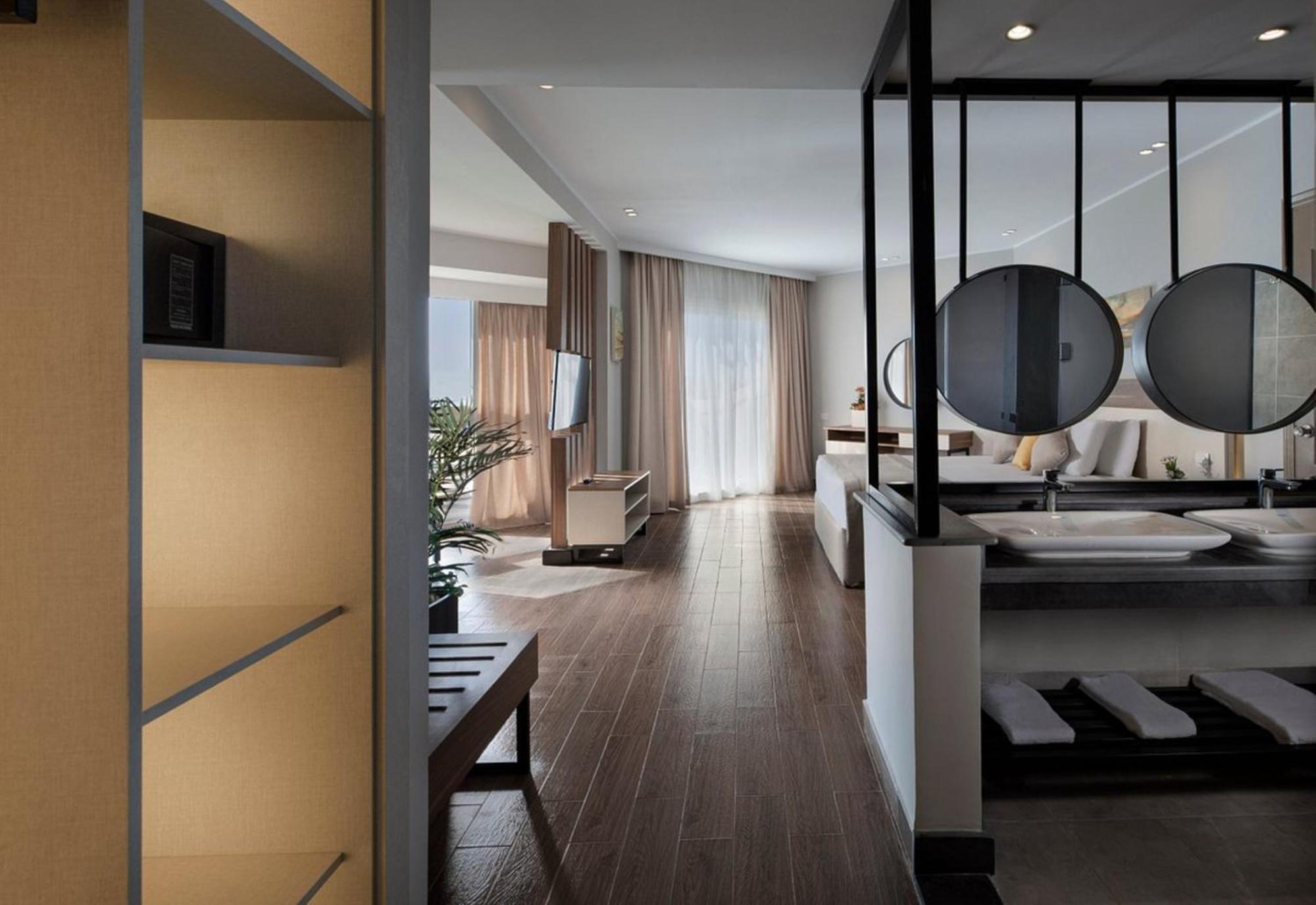 Pyramisa Beach Resort Sahl Hasheesh Hurghada Exterior photo Interior of a suite at the Mandarin Oriental, Munich
