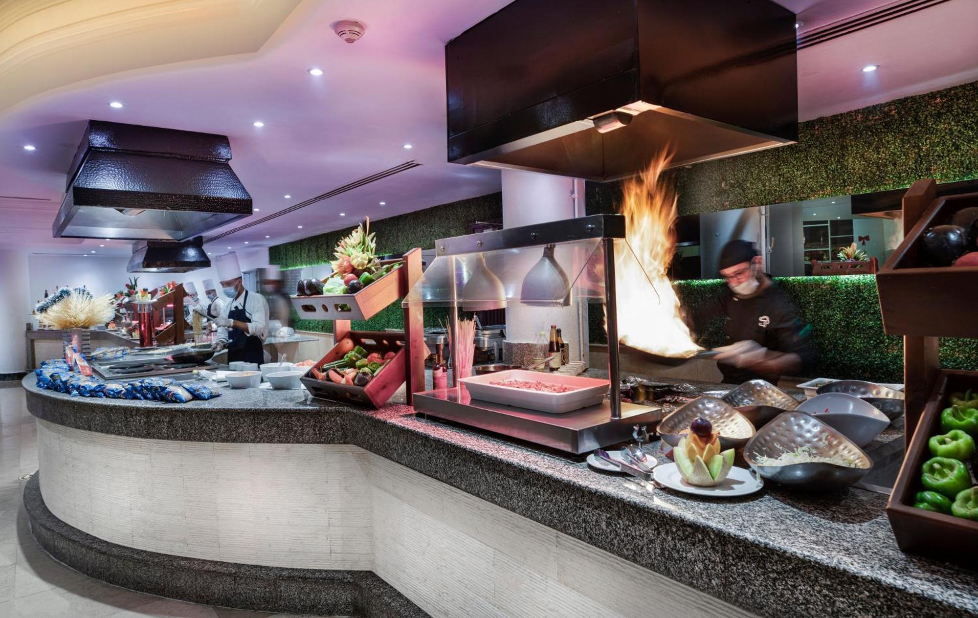 Pyramisa Beach Resort Sahl Hasheesh Hurghada Exterior photo Live kitchen