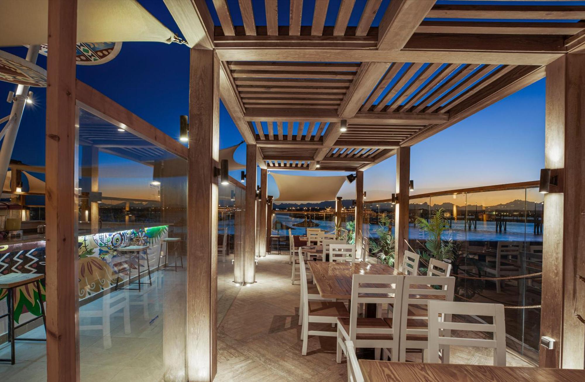 Pyramisa Beach Resort Sahl Hasheesh Hurghada Exterior photo The Deck