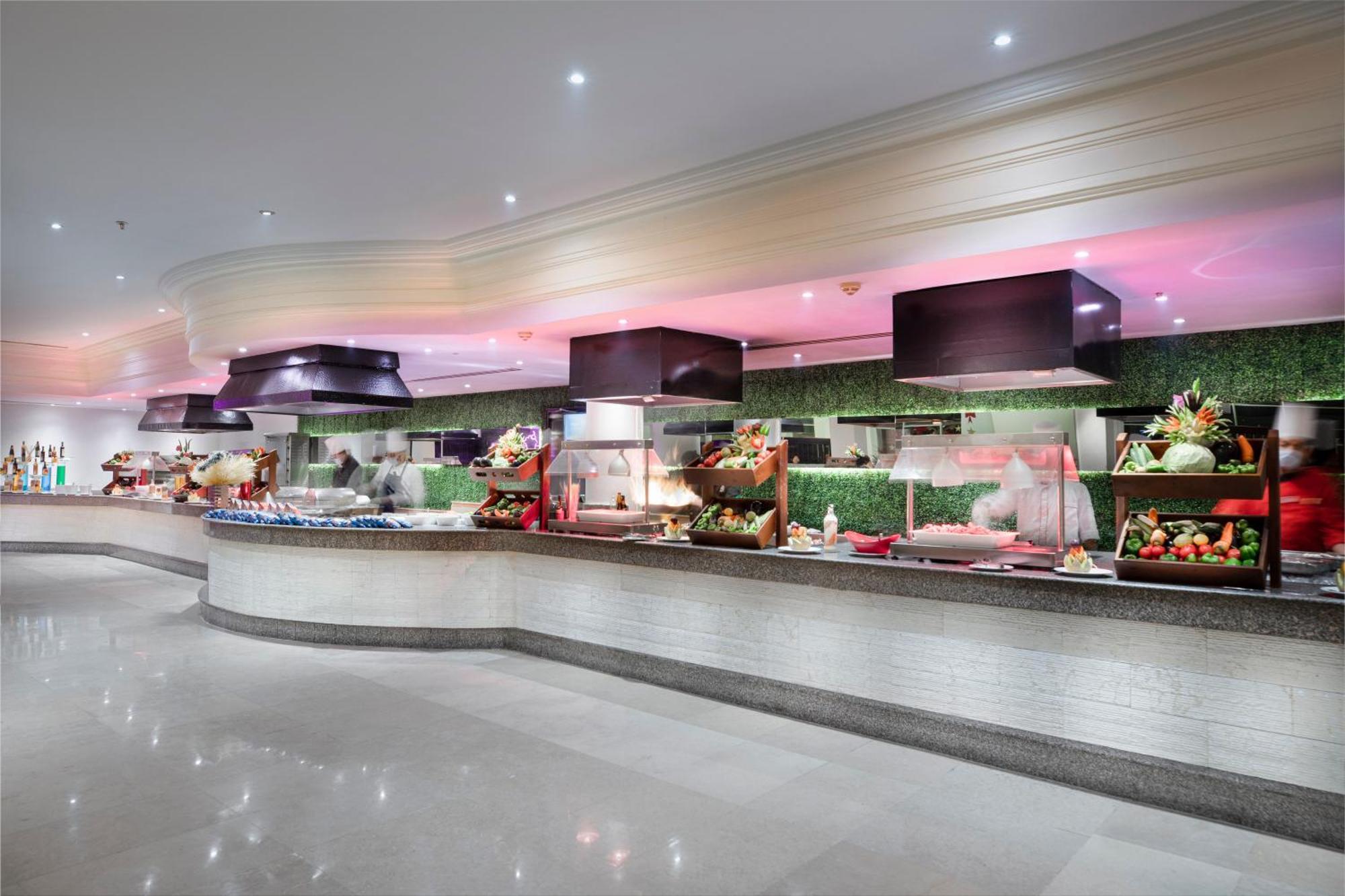 Pyramisa Beach Resort Sahl Hasheesh Hurghada Exterior photo The buffet at the hotel