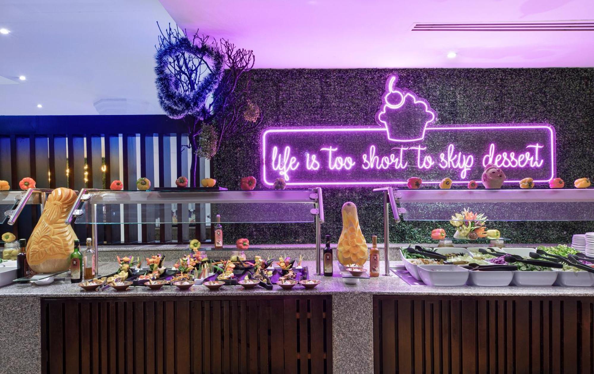Pyramisa Beach Resort Sahl Hasheesh Hurghada Exterior photo The dessert bar at the buffet