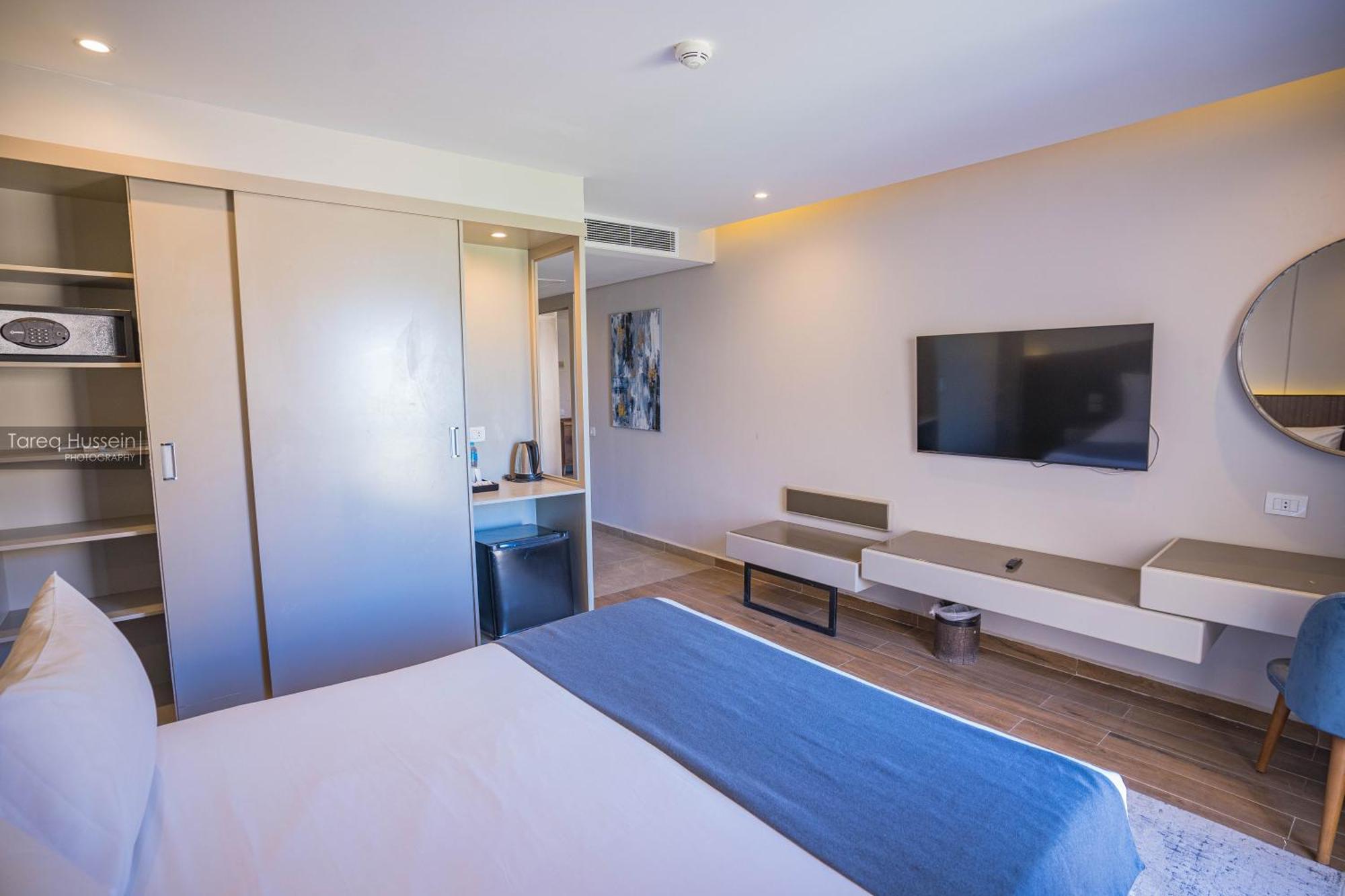 Pyramisa Beach Resort Sahl Hasheesh Hurghada Exterior photo A room at the hotel