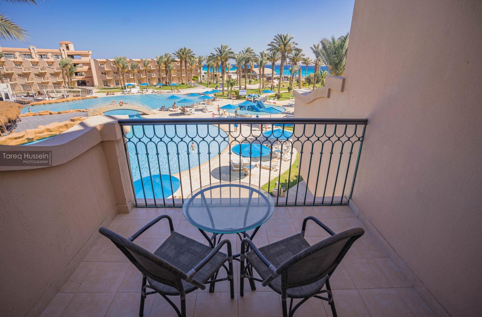 Pyramisa Beach Resort Sahl Hasheesh Hurghada Exterior photo Balcony of a hotel room